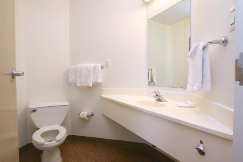 Motel 6 Burlington -Colchester image 15