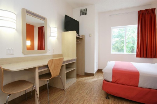 Motel 6 Burlington -Colchester image 23