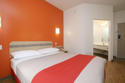 Motel 6 Burlington -Colchester image 9